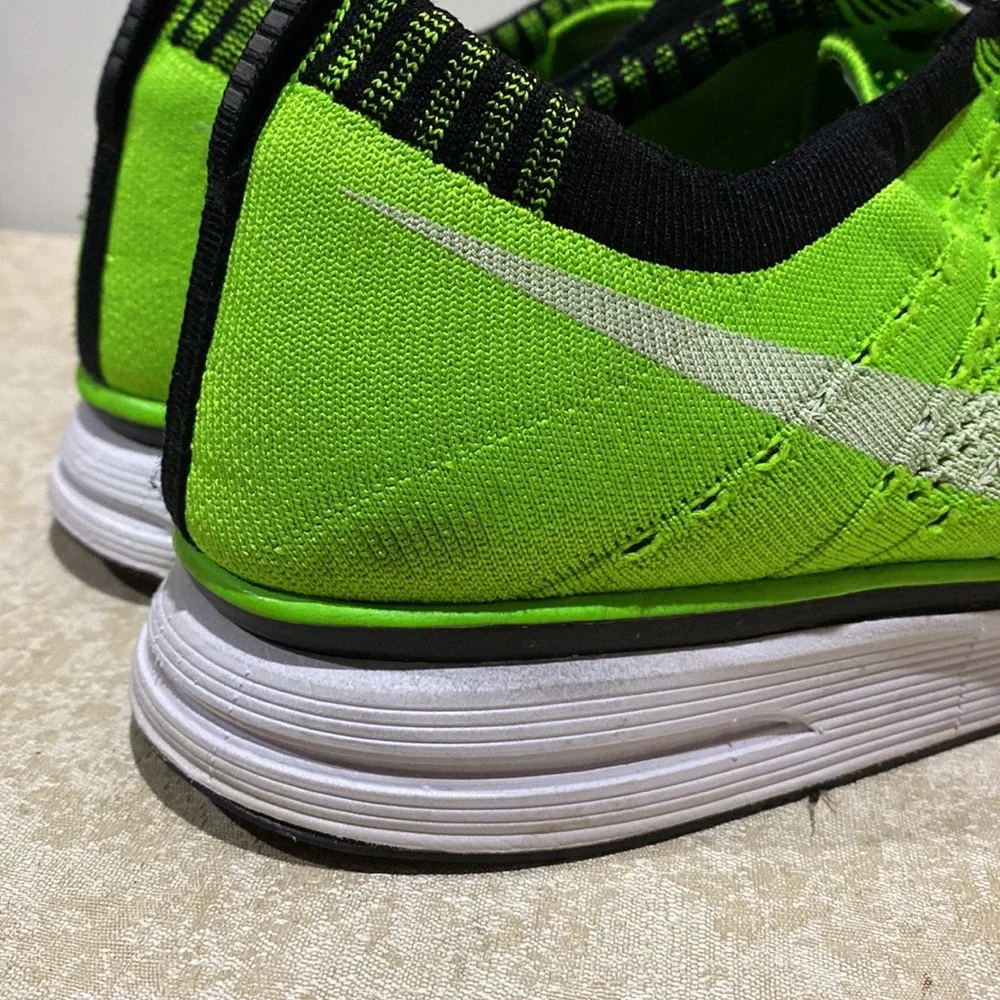 Nike Flyknit Trainer+ Electric Green Sneakers Size 10